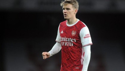  阿森纳终结曼城连胜，阿尔特塔变阵收效  