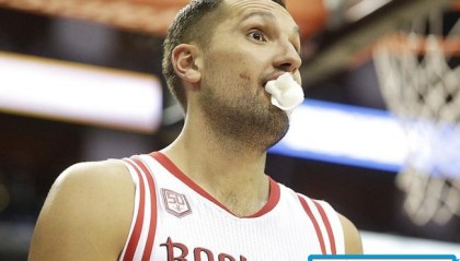  锡安脚踝扭伤预计缺席两周常规赛  